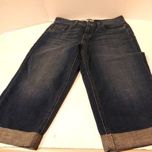 Levis Capri/ Clam Diggers Blue jeans size 6.